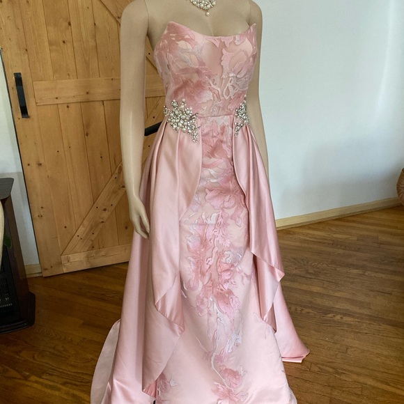 Ashley Lauren Prom or Pageant Dress. - Picture 7 of 13